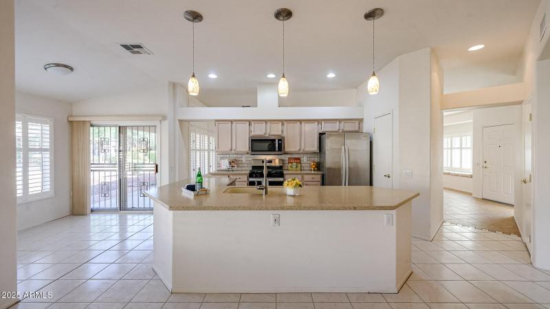Kitchen & Breakfast Nook