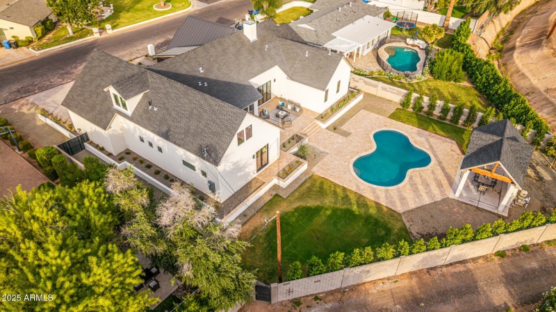 86 - Del Paisano Calle