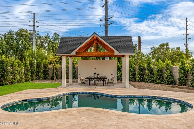 72 - Del Paisano Calle