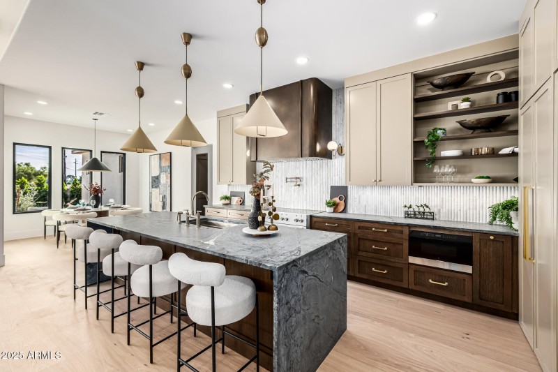 25 - Del Paisano Calle