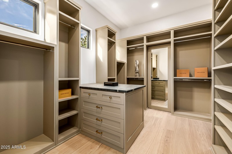 40 - Del Paisano Calle