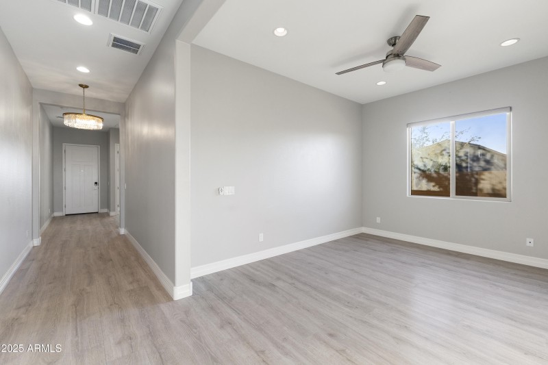 06-11086 W Hadley St