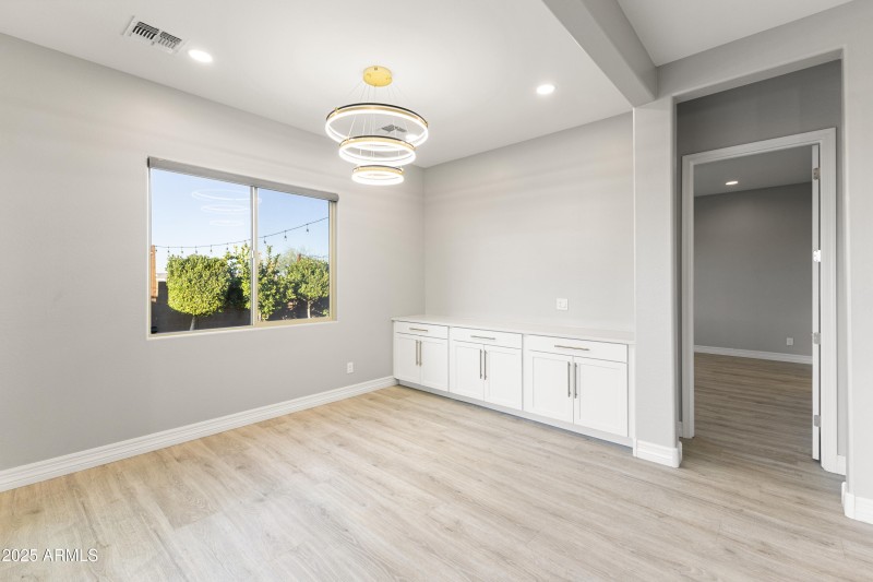 18-11086 W Hadley St