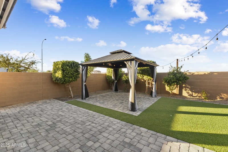 40-11086 W Hadley St