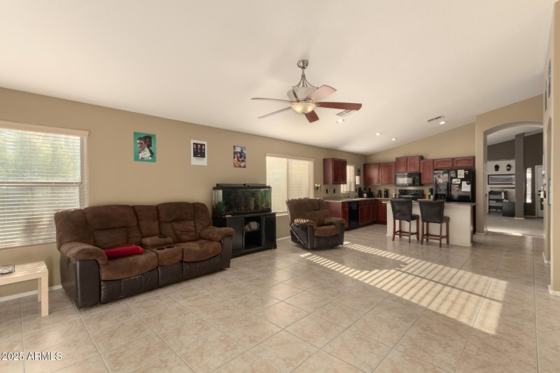 11 - DEL RANCHO 22280