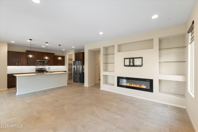 11-21318 N 270th Ave