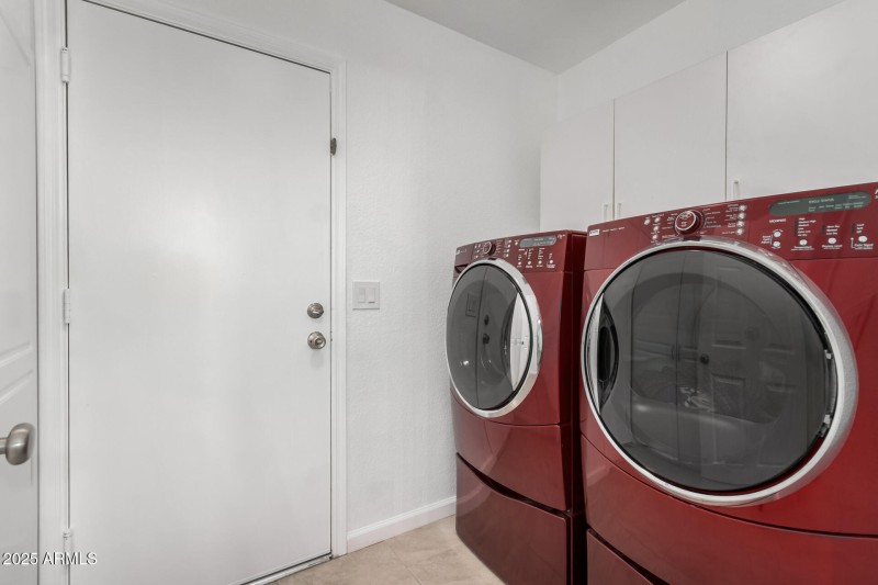 Newer Washer & Dryer Included!