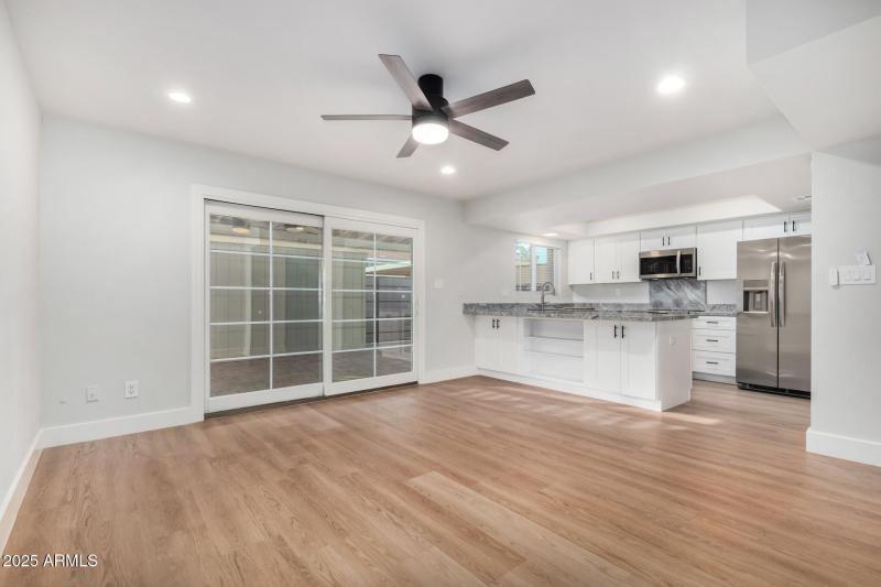 Large Eating and family Room