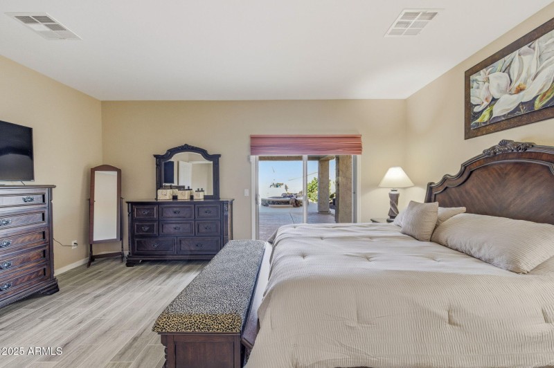 full primary bedroom-40558 W Park Hill D