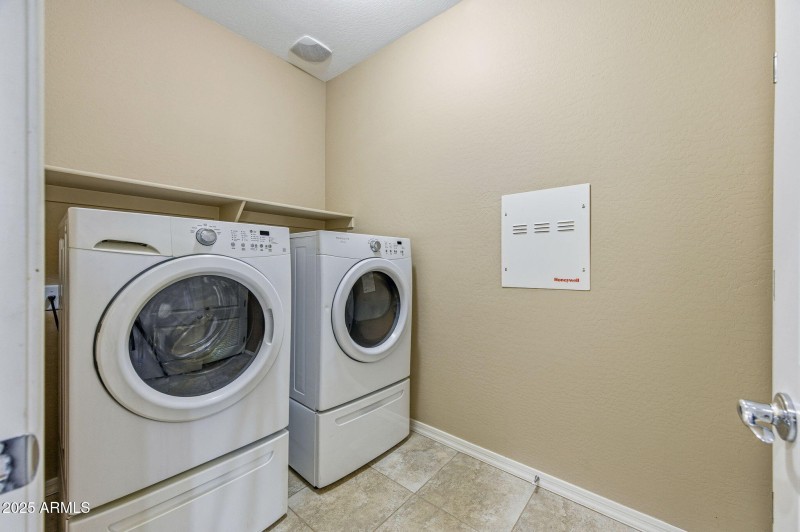 laundry-40558 W Park Hill Drive-12