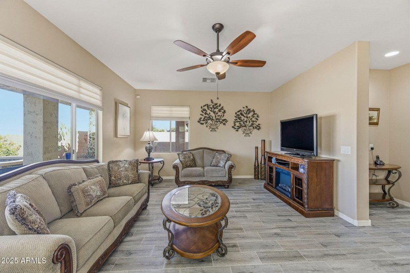 livingroom 2-40558 W Park Hill Drive-23