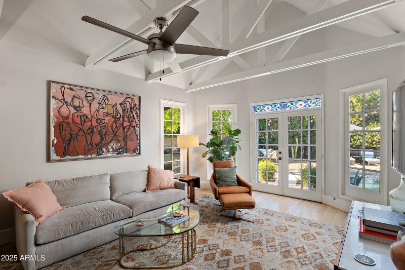 Light and Bright Living Room