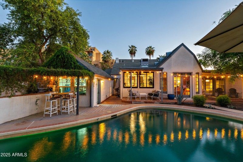 Entertainer's Backyard