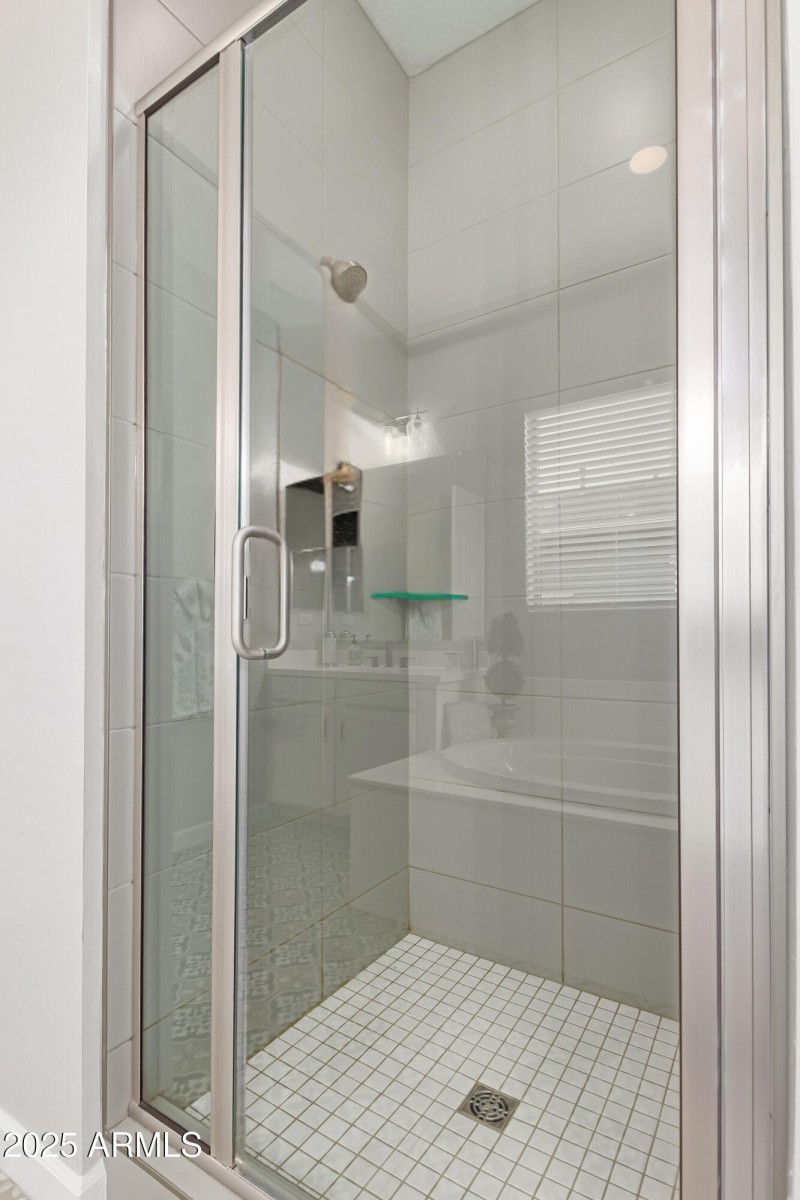 8e748b4a-0dde-400b-be63-4fab79653587