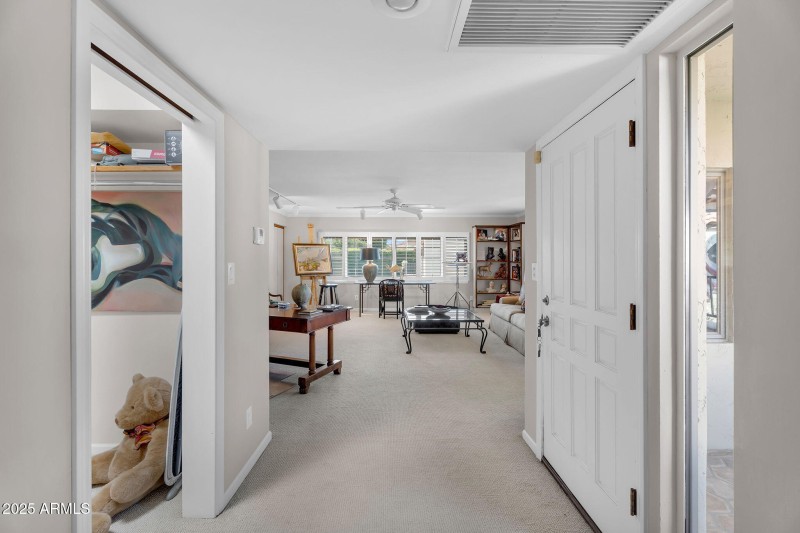 Studio/Bedroom entry