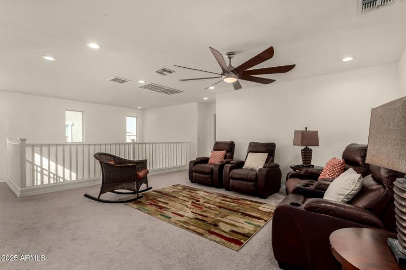 Upstairs Loft Pic# 1