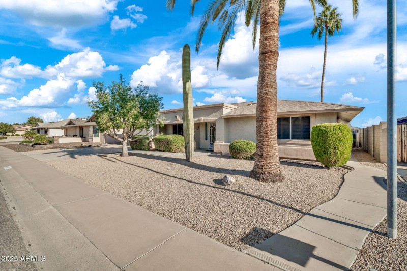 17837 N Country Club Dr-64