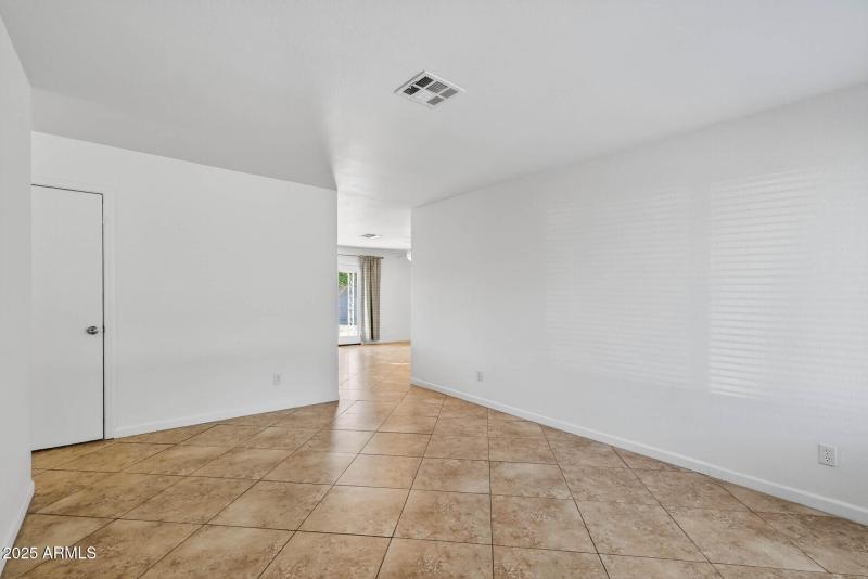 11_9025_W_Cinnabar11_mls