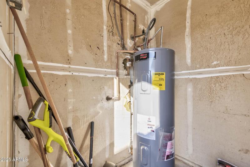 35_9025_W_Cinnabar35_mls