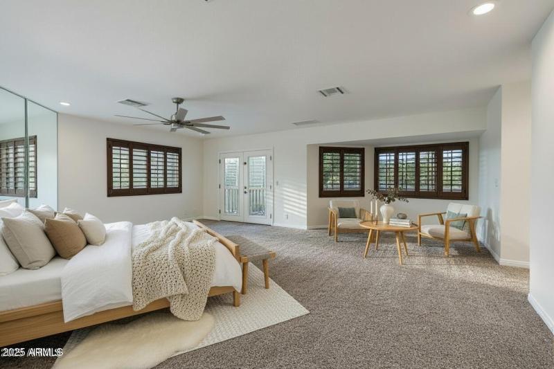 Primary bed - virtually staged