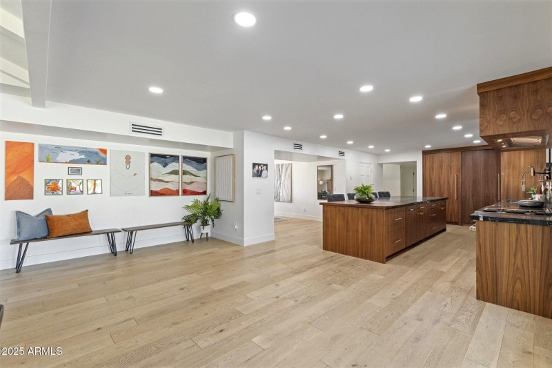 Art Niche Offers Additional Space