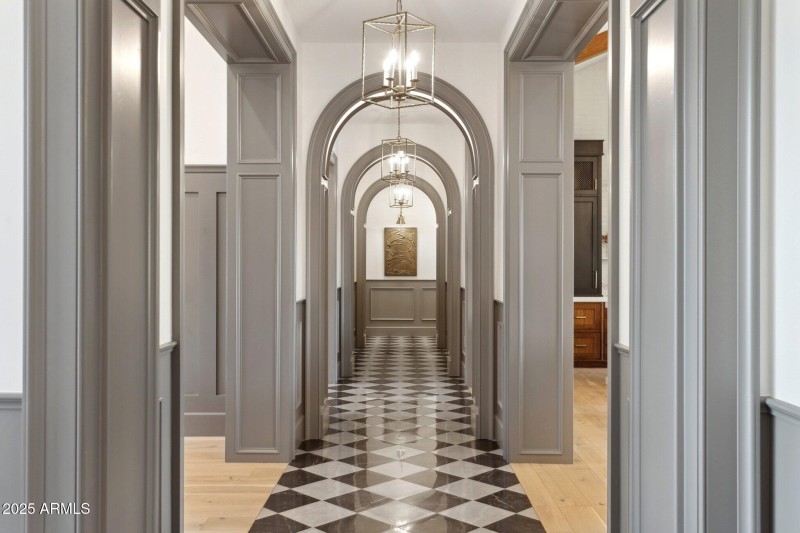 Entry/Hallway