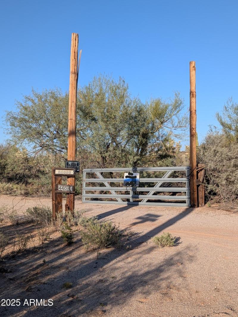 Gate to Properties