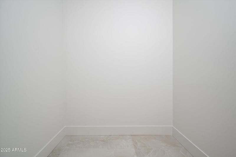 28-12816ETurquoiseAve-28