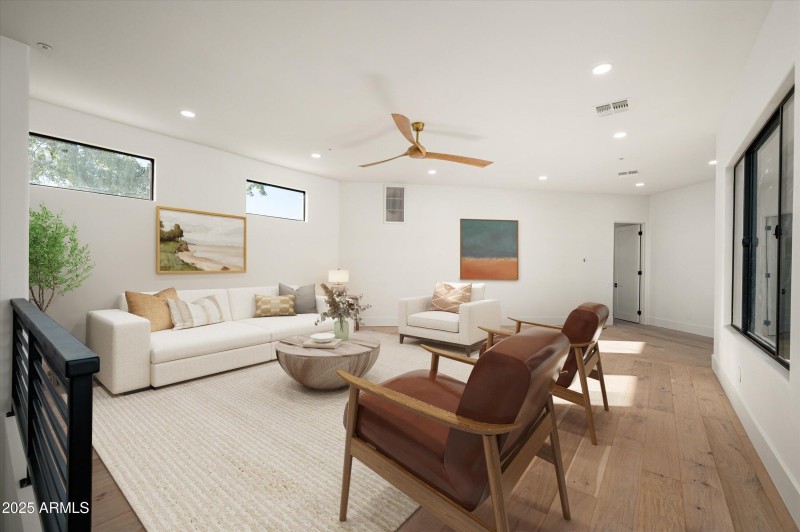 90-11 - Upstairs Loft