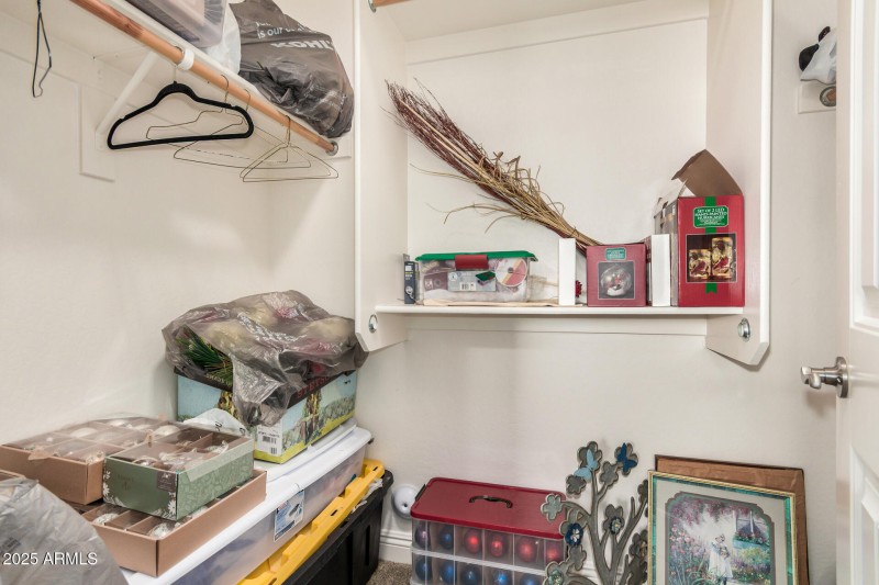 Bed 2 Walk-in Closet