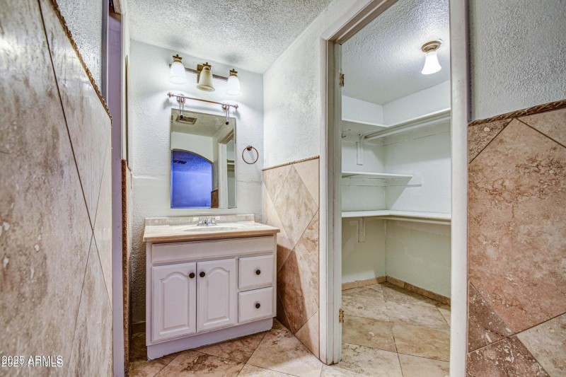 20210211200339376182000000-o