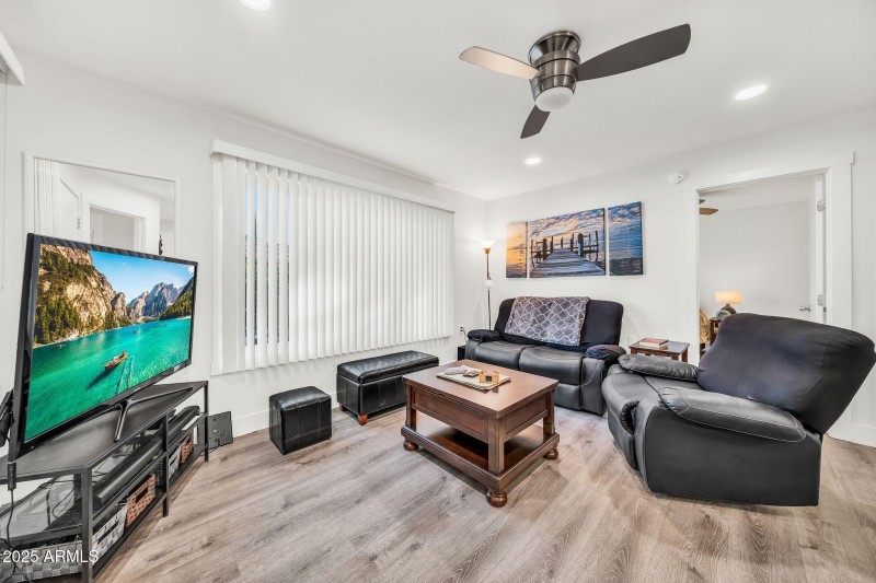 14300 W Bell Rd 423-7