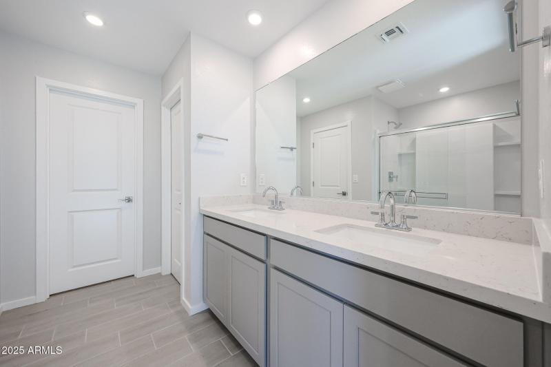 21_Oak_New-Home_Quick-Move-in_Buckeye_AZ