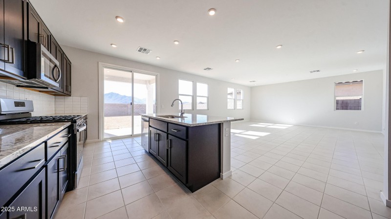 12_2-story-home-for-sale-surprise-AZ_Rea