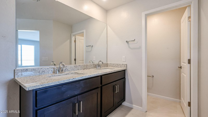 33_2-story-home-for-sale-surprise-AZ_Rea