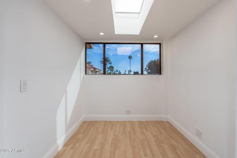 9709 E Mountain View Rd UNIT 2705 - 17