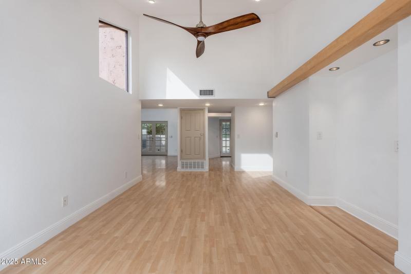 9709 E Mountain View Rd UNIT 2705 - 18