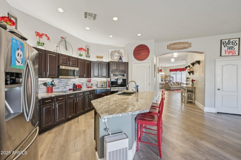 17-web-or-mls-E Decatur St-S1611-017