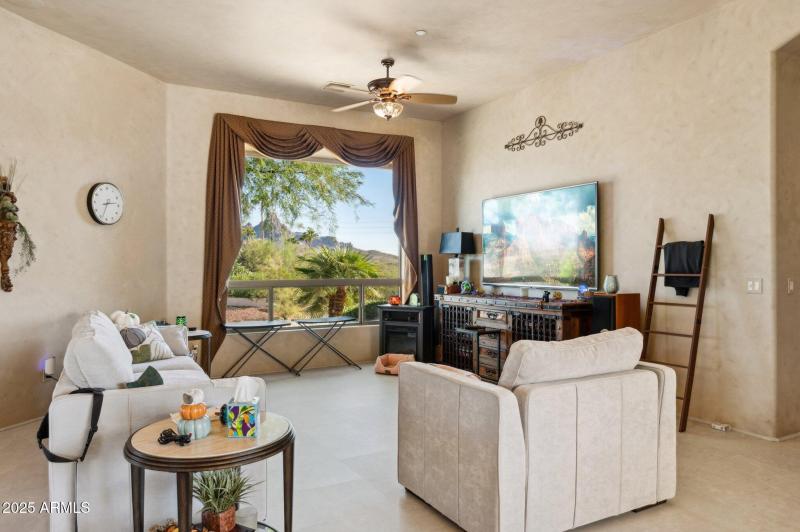 6-web-or-mls-16625-e-last-trail-dr