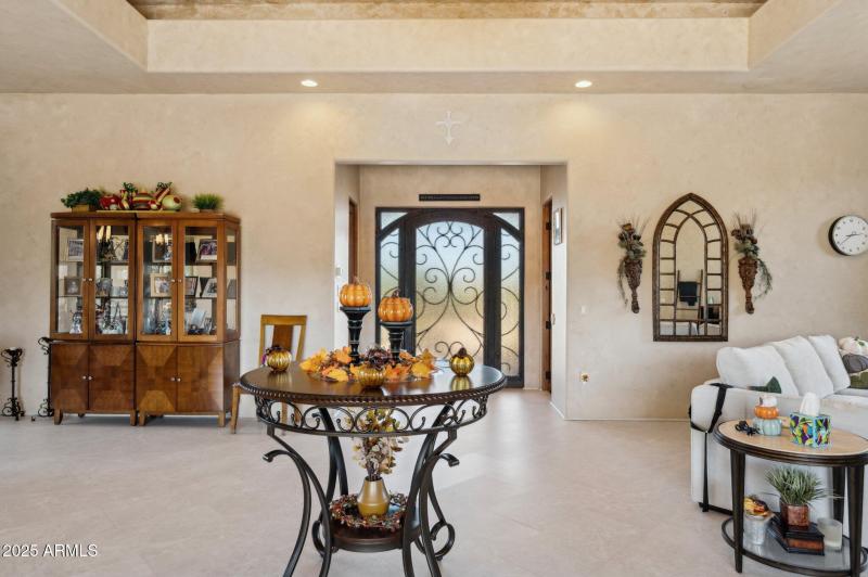 18-web-or-mls-16625-e-last-trail-dr