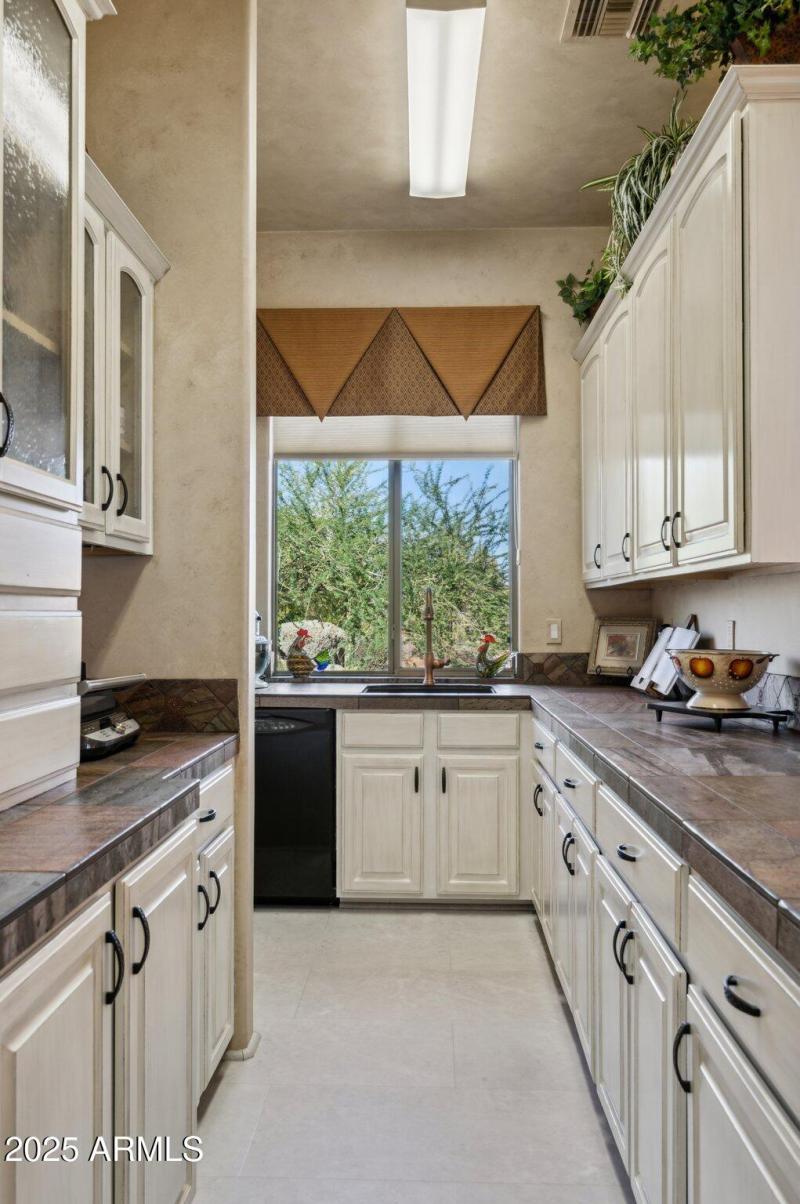 27-web-or-mls-16625-e-last-trail-dr