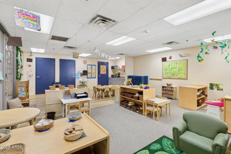 12-web-or-mls-16901-e-palisades-blvd