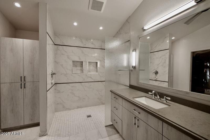 A1291857-3A4F-404A-A84C-858DB701A293_1_1