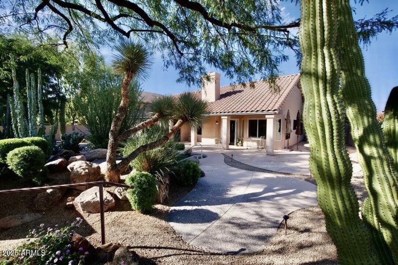 1E9D0A28-7AC8-429F-9CD1-7669F95FF313_1_1