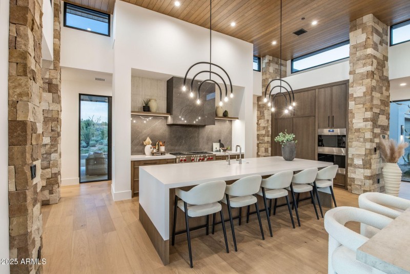 81-web-or-mls-D46A3023