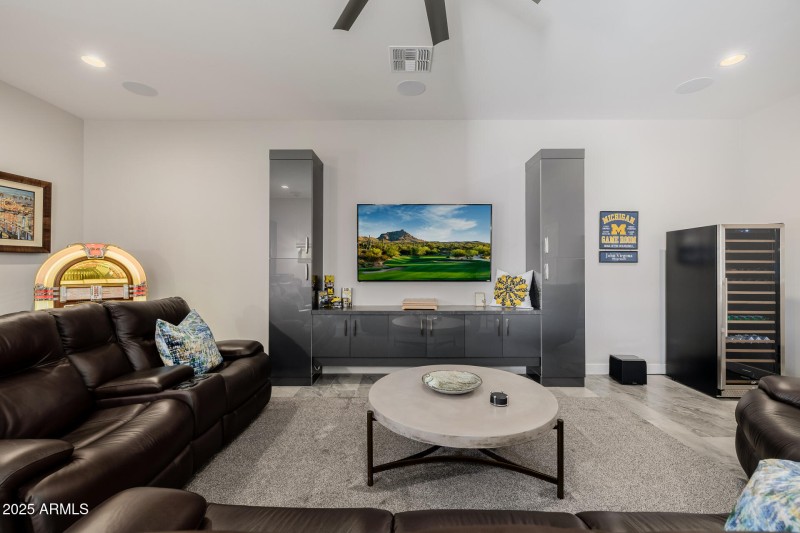 Media Equipment Stays