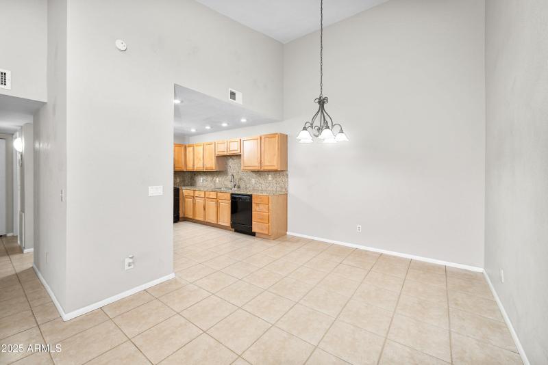 Eat-in kitchen