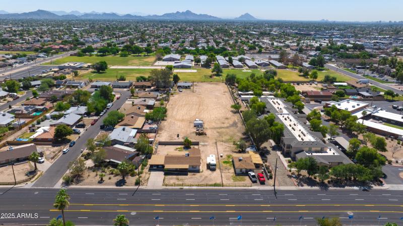 7239N51stAve_Photo-9