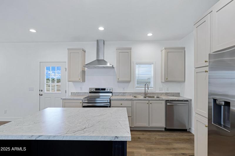 36512 W Whitton Ave-9