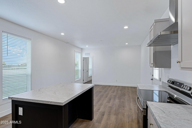 36512 W Whitton Ave-10